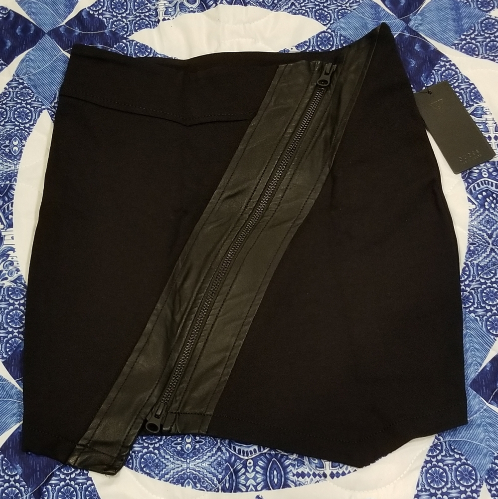 Guess black asymmetric ponte zip mini skirt XS